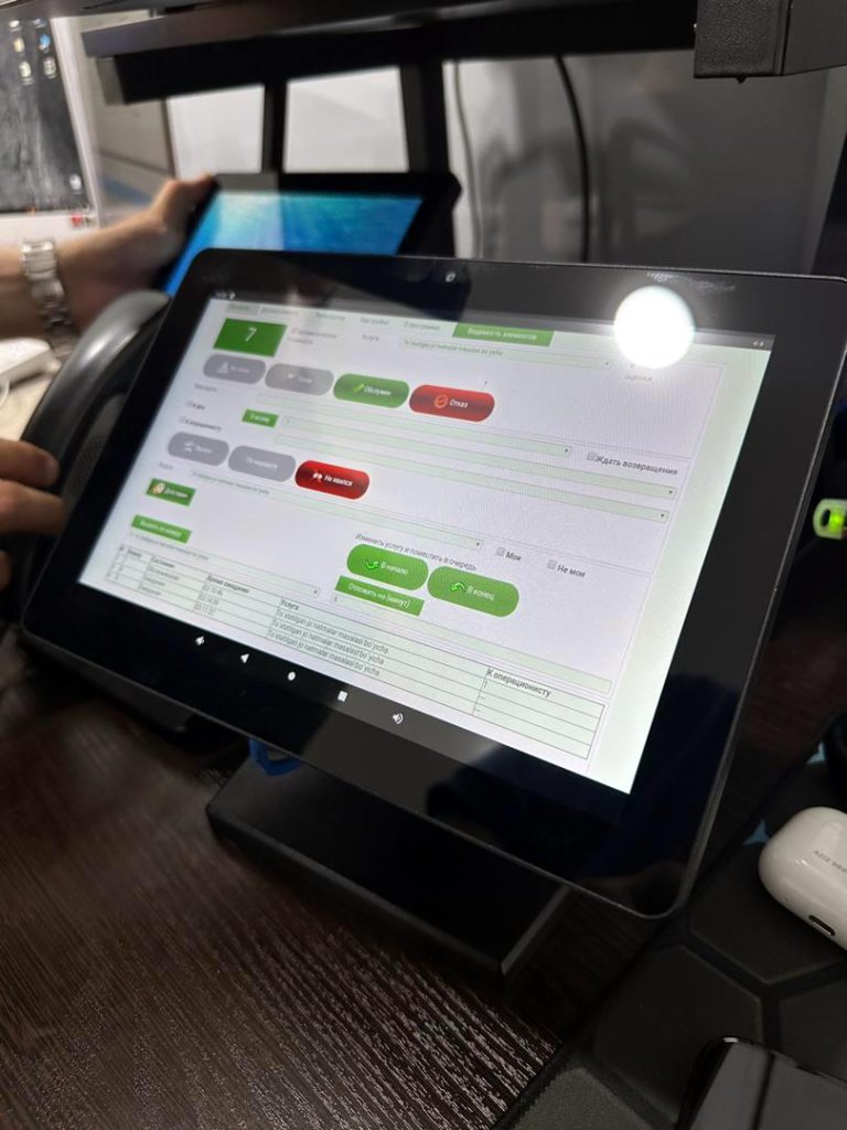 Электронная очередь Neuroniq в CPT POCHTA